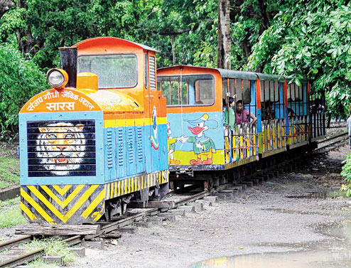 संजय गांधी जैविक उद्यान की Toy Train बहुत प्रसिद्ध है।
