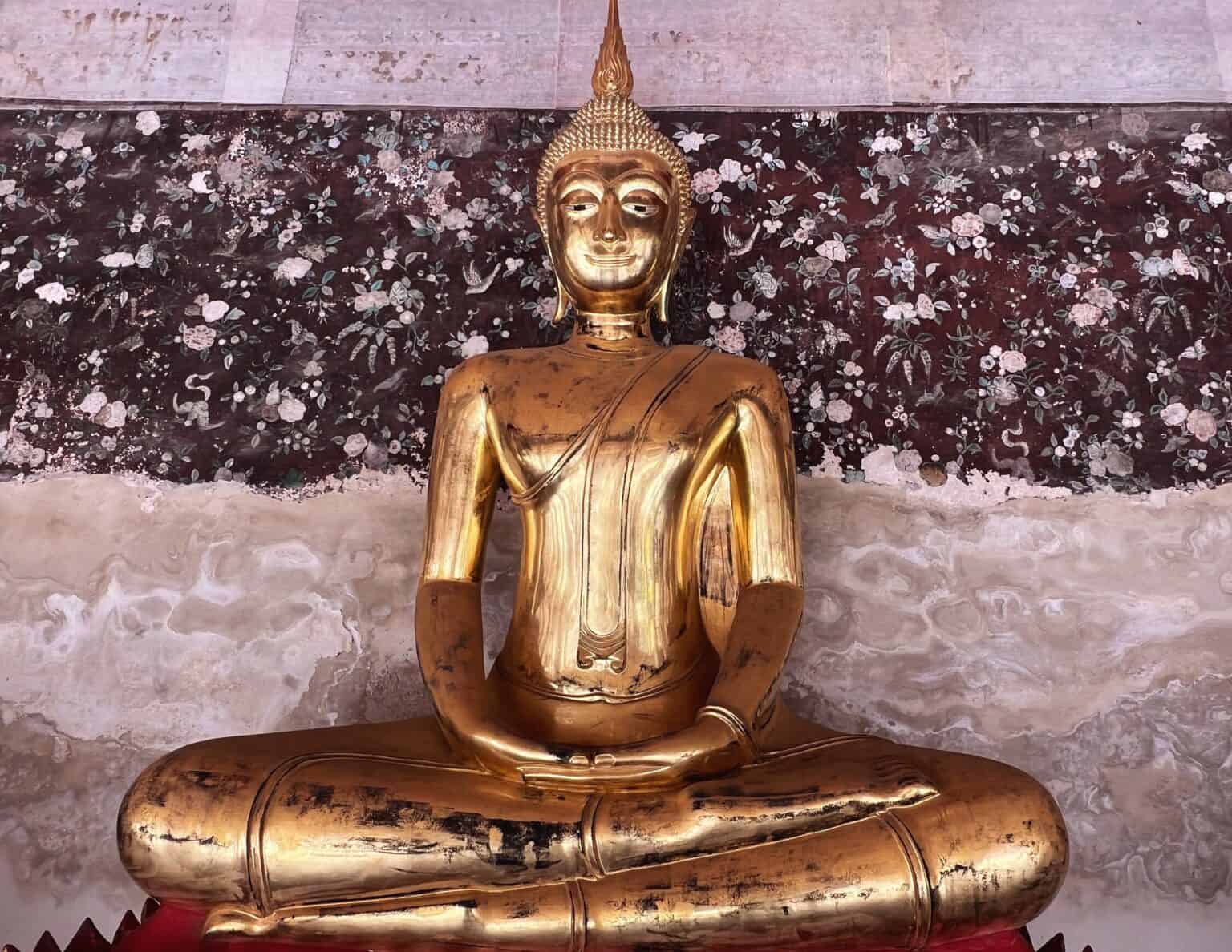 wat-suthat-buddha-1-1536x1188