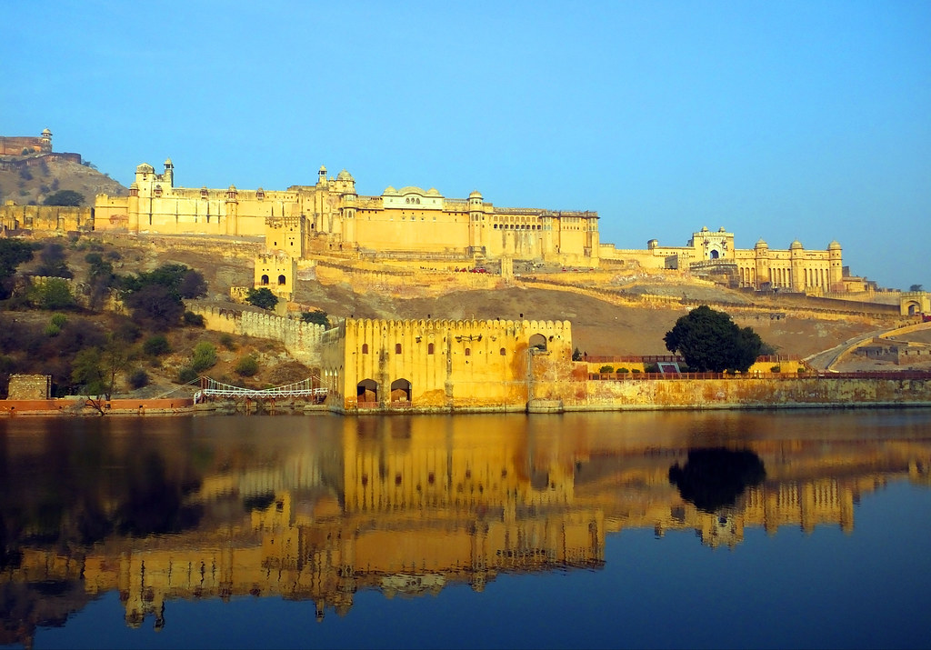 मौटा झील