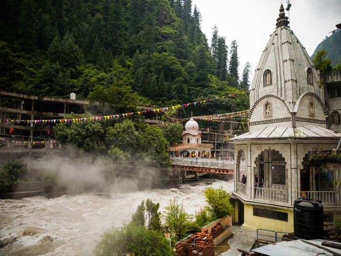 hot-water-springs-at-vashisht-temple-manali-header-manali-tourism